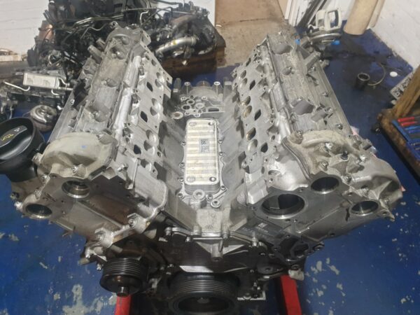 Motor OM642 V6 turbodiésel 190-265 CV Clase C (W204), Clase E (W211, W212), Clase S (W221), Clase ML (W164), Clase GL (X164), Clase R (W251) Jeep Grand Cherokee (WK), Chrysler 300C (versión europea)