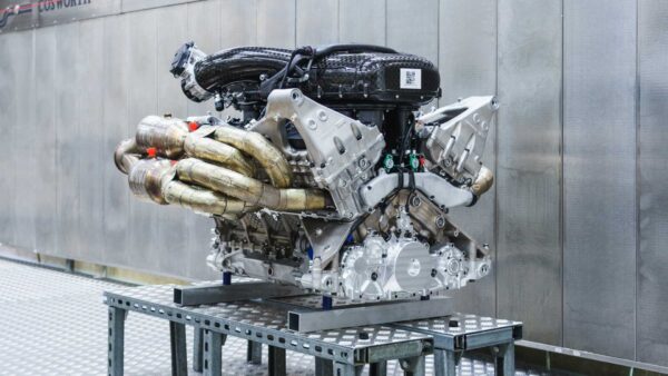 Motor Cosworth V12 V12 atmosférico híbrido 1,160 CV Valkyrie
